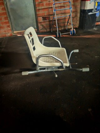 Silla giratoria bañera como nueva