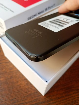 Xiaomi Redmi Note 15 Pro+ 5G con piccolo difetto