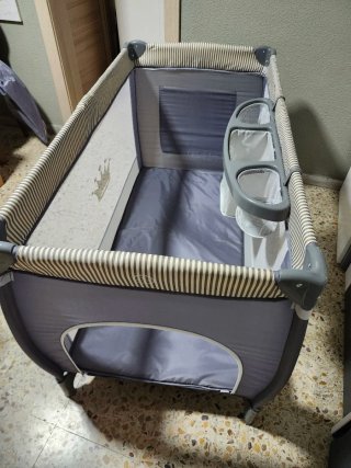Cuna de viaje con mosquitera y cambiador