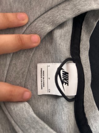 Sudadera Nike gris sin capucha