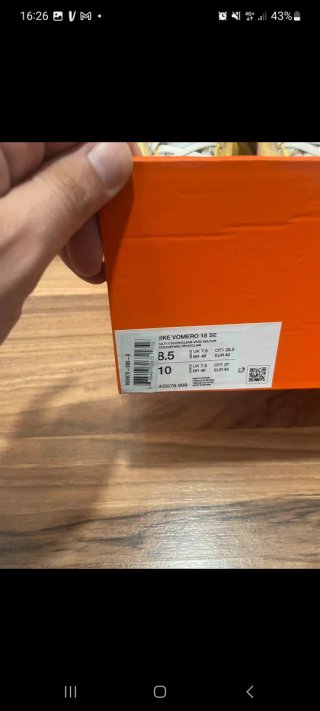 Nike Vomero 18 SE