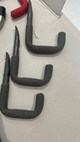 Ganchos en U / J para almacenamiento.