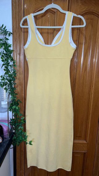 Vestido midi ajustado amarillo Zara
