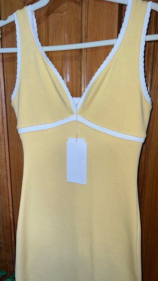 Vestido midi ajustado amarillo Zara
