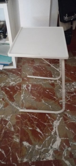 Mesa auxiliar blanca plegable