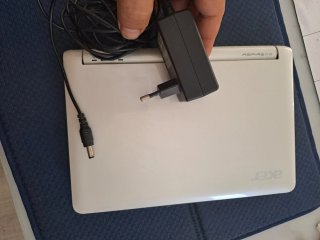 Mini portátil Acer Aspire One ZG5