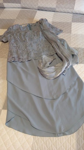 Vestido de ceremonia gris y plateado, talla 44