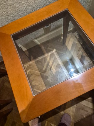 Mesa auxiliar madera y cristal