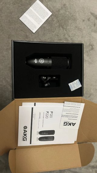 AKG P120 Micrófono Condensador