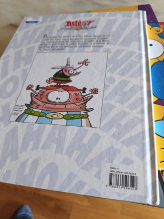 Cómic de Astérix. Astérix y sus amigos. Tapa dura
