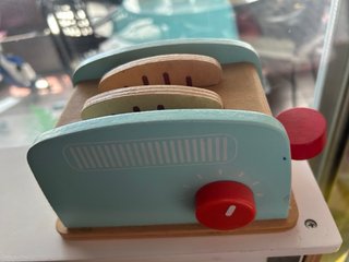 Cocinita de madera para niños