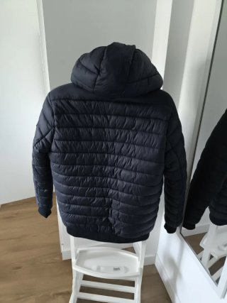 Cazadora Pepe Jeans azul acolchada con capucha