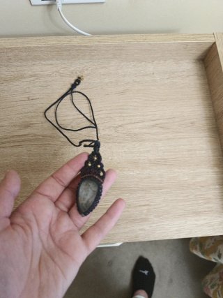 Colgante artesanal con piedra