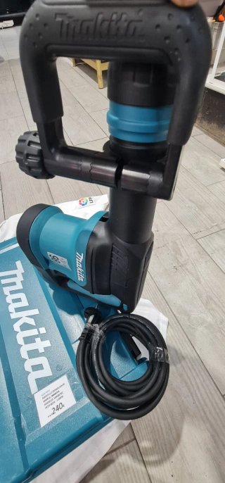 Martillo Makita con maletín marka maketa hm08870c