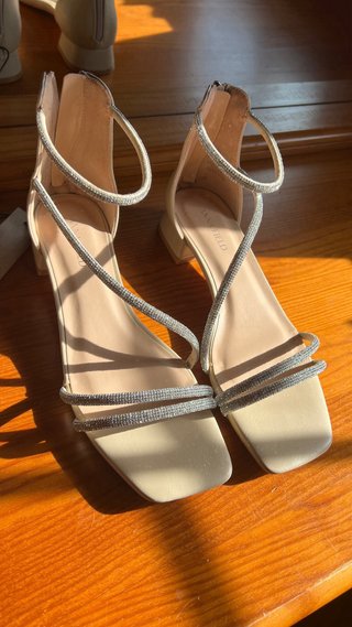 Sandalias Anna Field Beige con Brillos