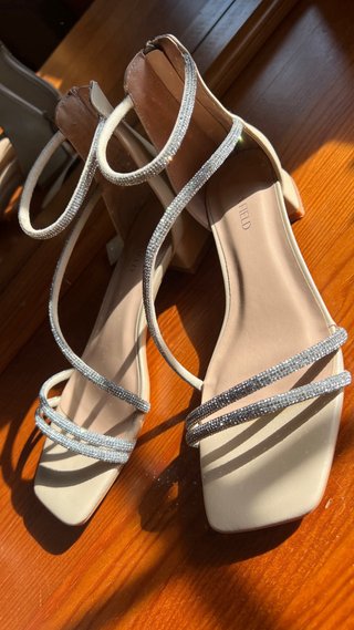 Sandalias Anna Field Beige con Brillos