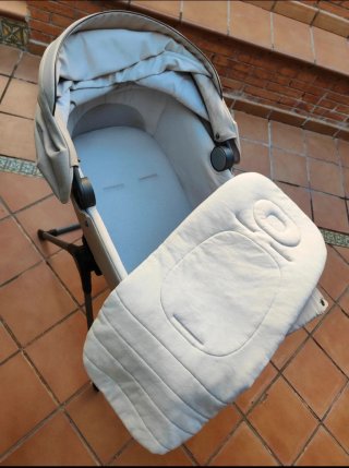 Capazo Inglesina Aptica + Regalo Soporte Standup