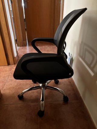 Silla de oficina ergonómica negra