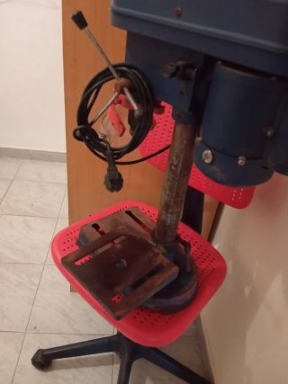Taladro de columna de mesa