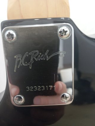 BC Rich Warlock Bronze Series + Ampli 30W + Funda