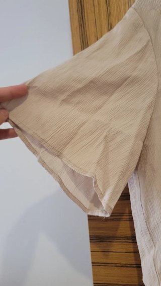Camisa Zara beige manga corta