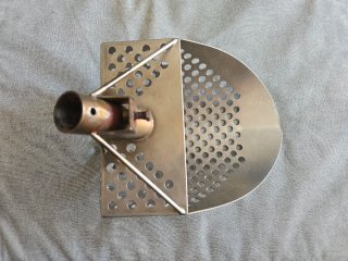 Pala detector metales perforada
