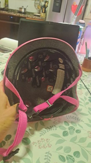 Casco bici niña rosa flores.