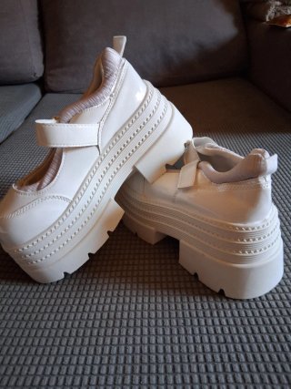 Zapatos de plataforma blancos