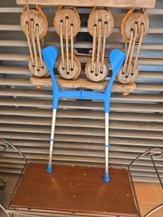 MULETAS DE ADULTO DE ALUMINIO Y REGULABLES.
