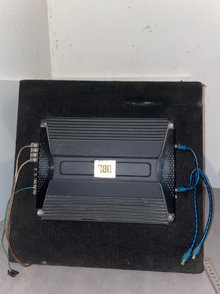 Subwoofer JBL 10”, etapa, cables y fusible