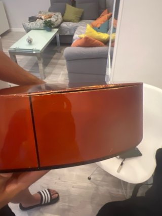 Guitarra española con funda, cejilla y afinador