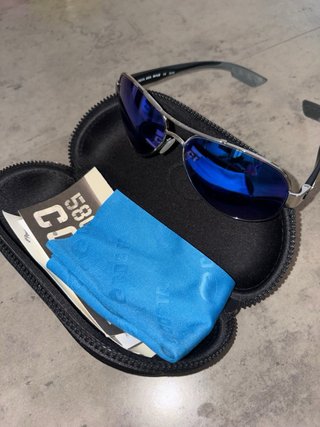 Gafas de sol Costa azules y plateadas
