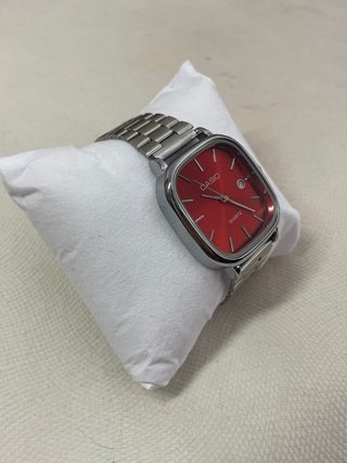 Reloj Casio Vintage Plateado y Rojo