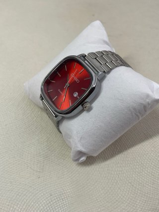 Reloj Casio Vintage Plateado y Rojo