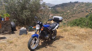 Suzuki GS 500 Azul y Blanca