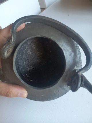 Tetera antigua japonesa de metal