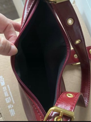 Bolso Zara Burdeos con Tachuelas Doradas