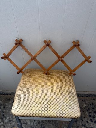 Perchero de madera expandible