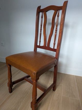 Mesa comedor + 5 sillas madera oscura
