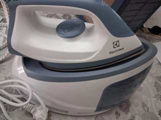 Ferro da stiro Electrolux con caldaia