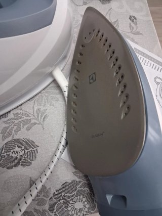 Ferro da stiro Electrolux con caldaia