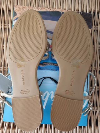 Sandalias doradas