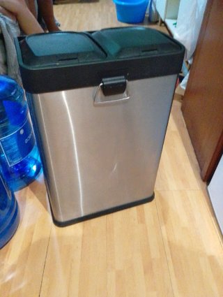 Contenedor de basura doble metal y plástico