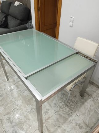 Mesa de comedor cristal y metal