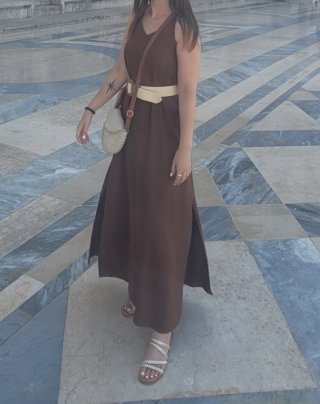 Vestido marrón tirantes escote V