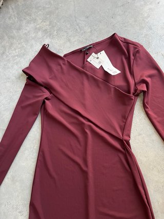Vestido largo Zara burdeos Talla M
