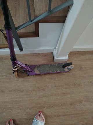 Patinete morado para niña
