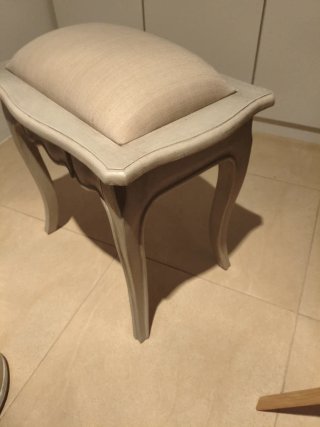 Descalzadora dormitorio beige y gris