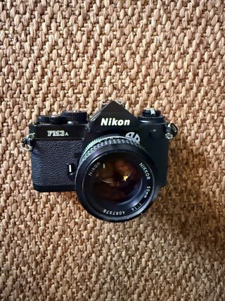 Nikon FM3A 一眼レフカメラ Nikkor 50mm Nikon FM3A Negra + Objetivo 50mm f/1.4 de Segunda mano por 890 EUR