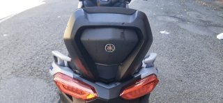 Yamaha XMAX 300 Maxi Scooter Gris